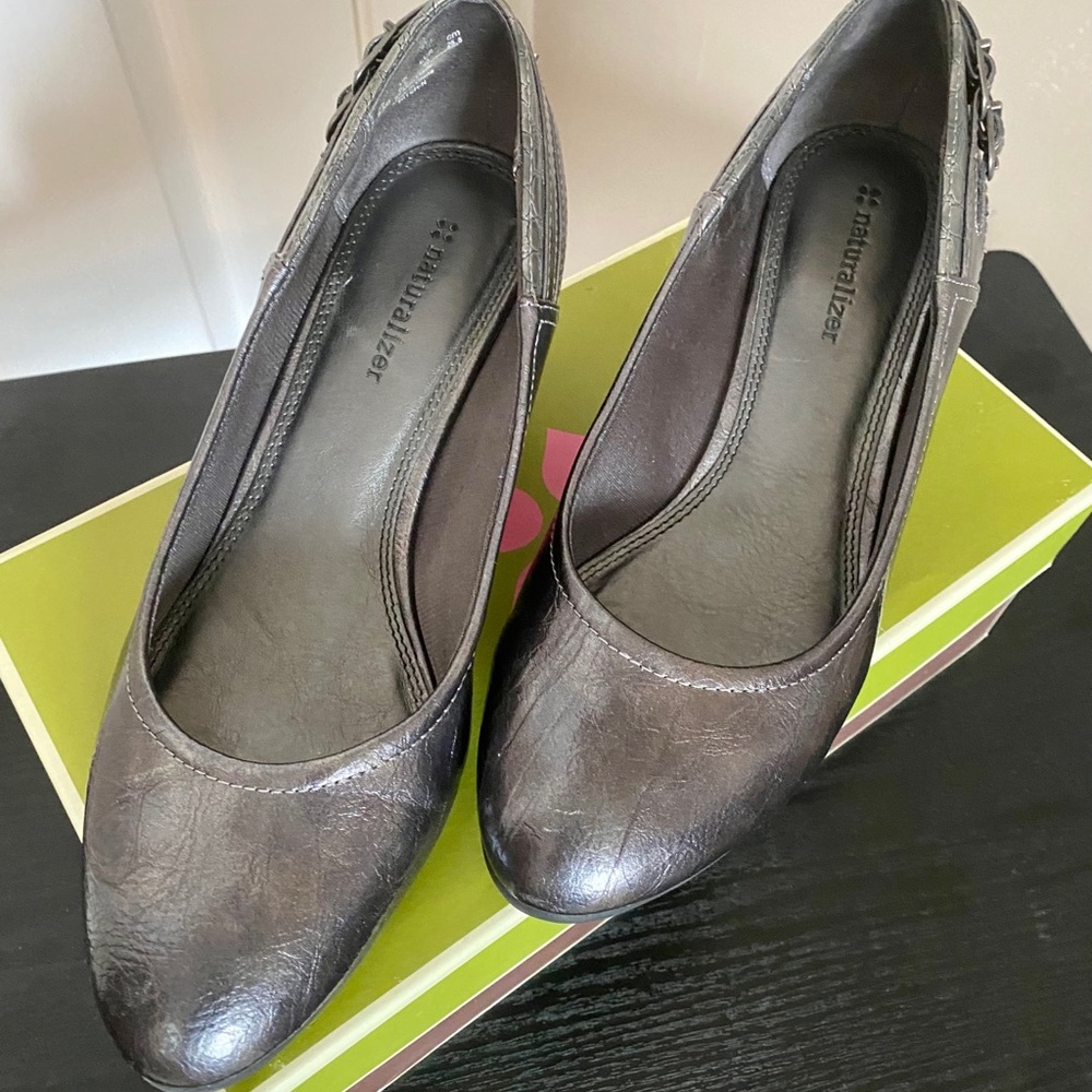 Naturalizer Women Pewter Shoes